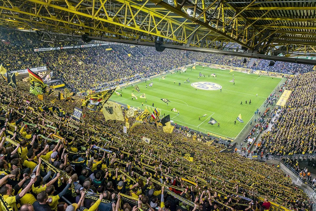Sân vận động Signal Iduna Park 3